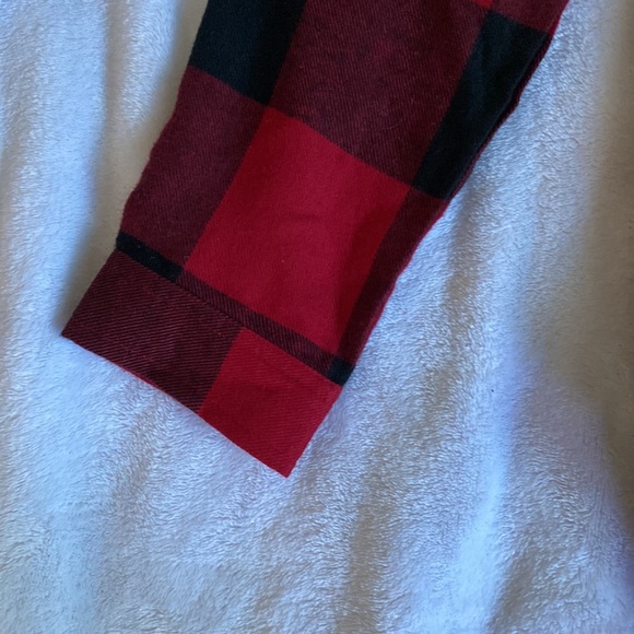 Black and red button up flannel - Picture 6 of 10